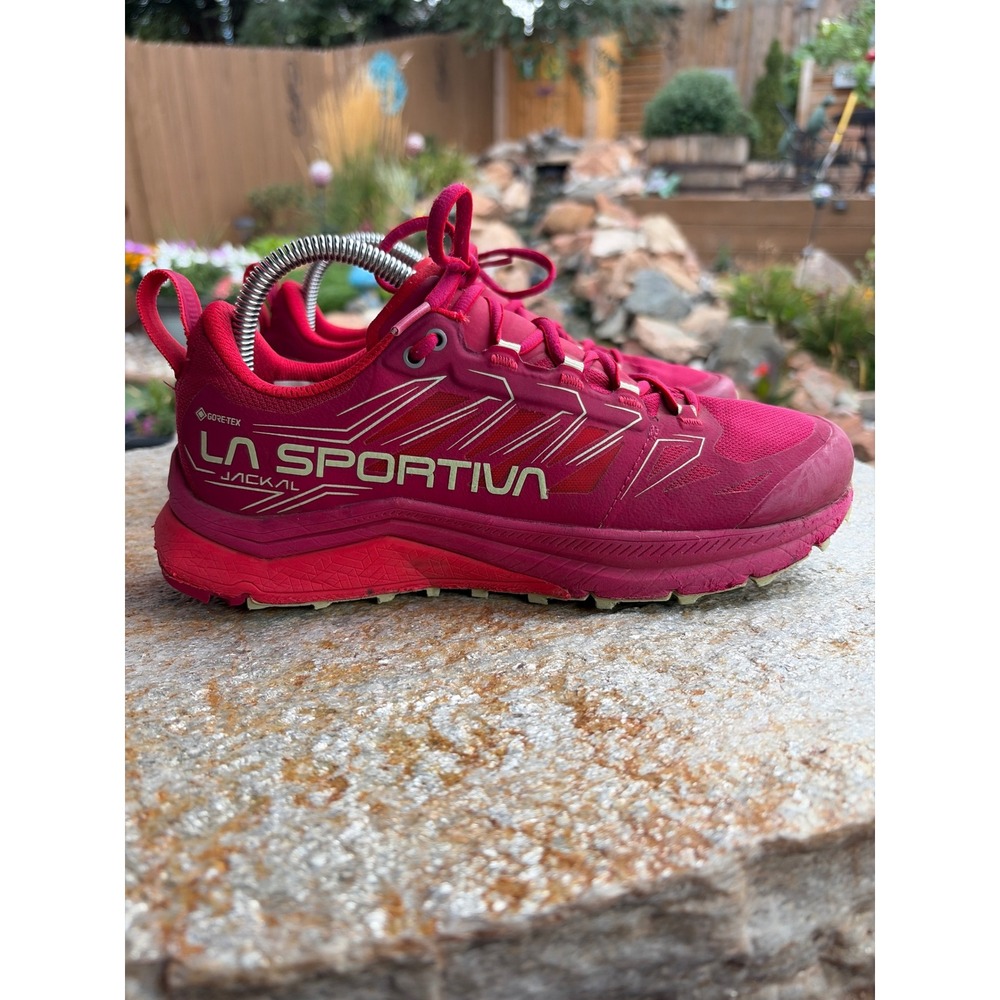 La Sportiva Jackal GTX Womens 8.5 Trail Running Shoes Gore-Tex Pink Hibiscus